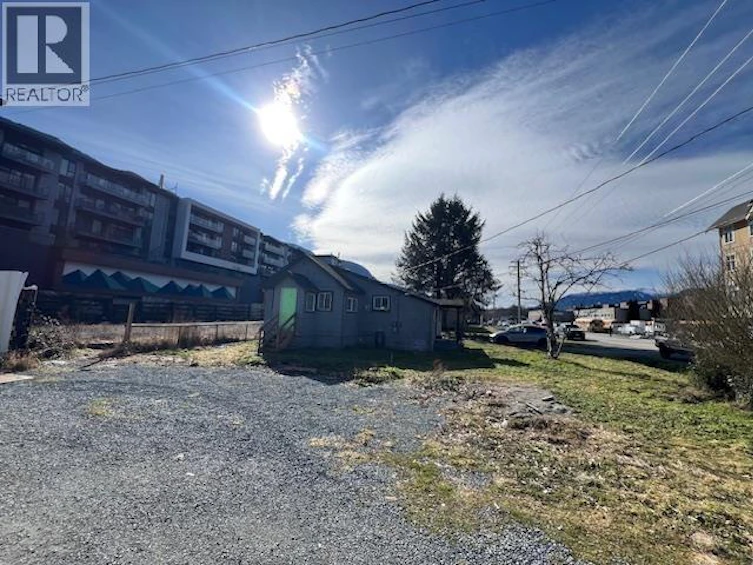 1358 1362-1366 Main Street, Squamish, BC, V8B 0A9 - 8