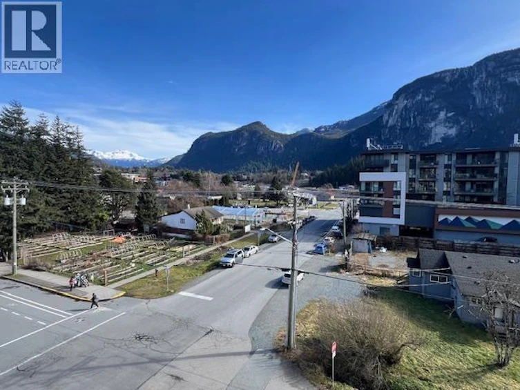 1358 1362-1366 Main Street, Squamish, BC, V8B 0A9 - 4