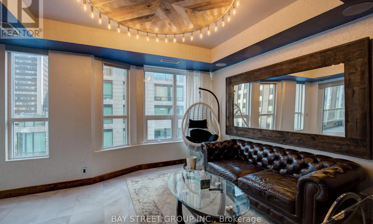 301-68 Yorkville Avenue