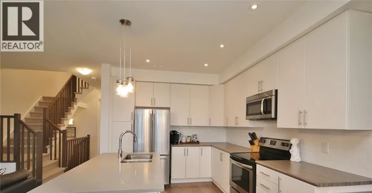 527 Rioja Street, Ottawa, ON, K2S 0V9 - 10