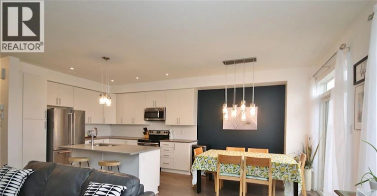 527 Rioja Street, Ottawa, ON, K2S 0V9 - 12