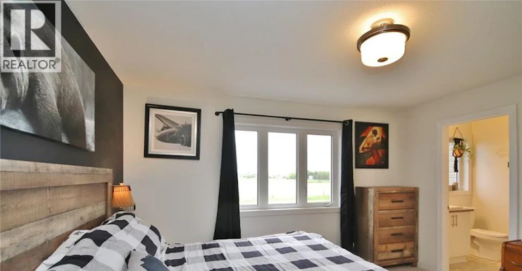 527 Rioja Street, Ottawa, ON, K2S 0V9 - 25