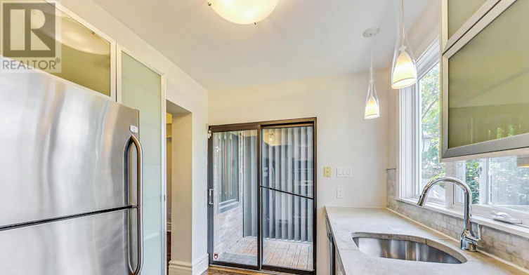 46 Alberta Avenue, Toronto, ON, M6H 2R6 - 11
