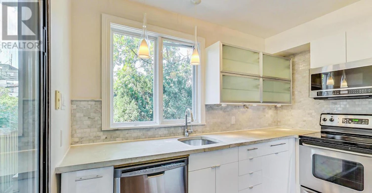 46 Alberta Avenue, Toronto, ON, M6H 2R6 - 10