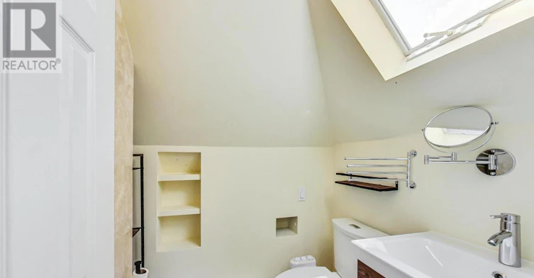 46 Alberta Avenue, Toronto, ON, M6H 2R6 - 30