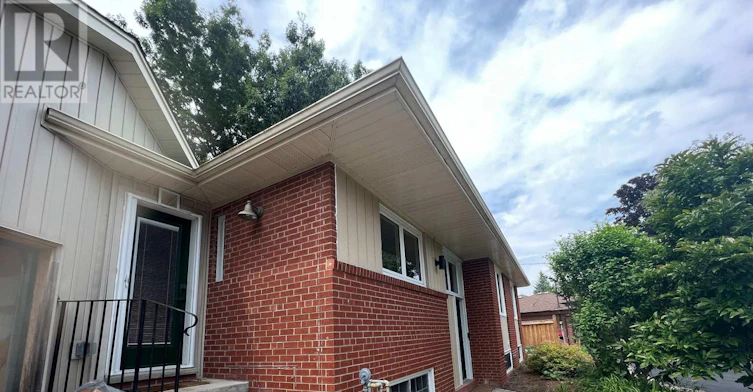 2-1339 Pinegrove Road, Oakville, ON, L6L 2X2 - 2