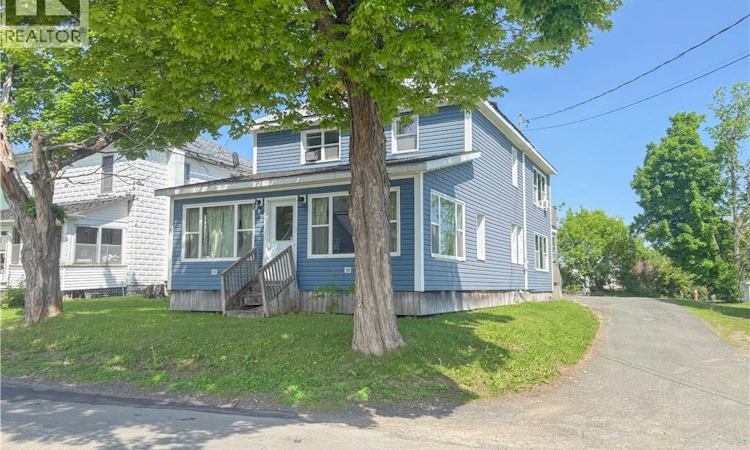 33 Hillcrest Avenue