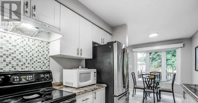 2336 Malcolm Crescent, Burlington, ON, L7P 4H4 - 9