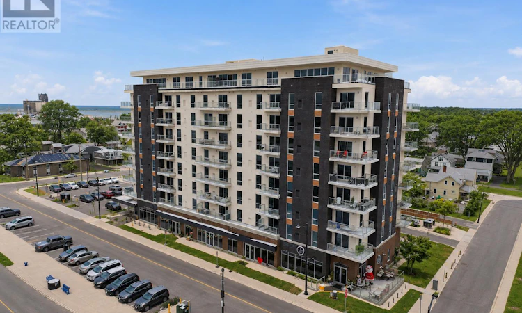 605-118 West Street