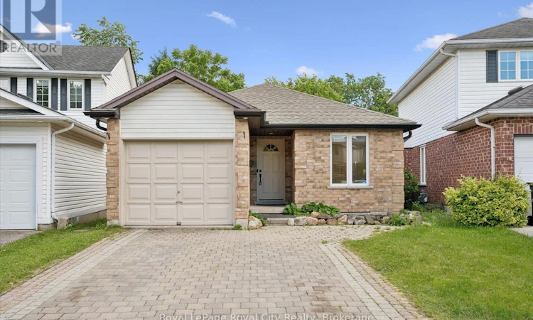 73 Waxwing Crescent