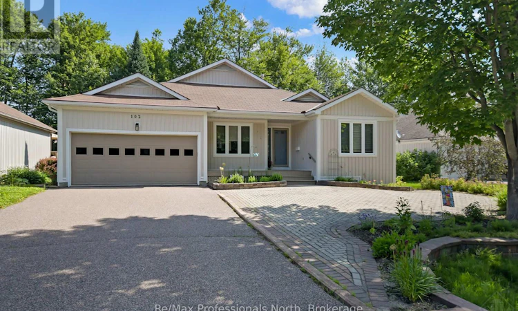 102 Pineridge Gate