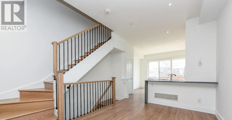19 Salvador Allende Court, Toronto, ON, M6G 0A3 - 9