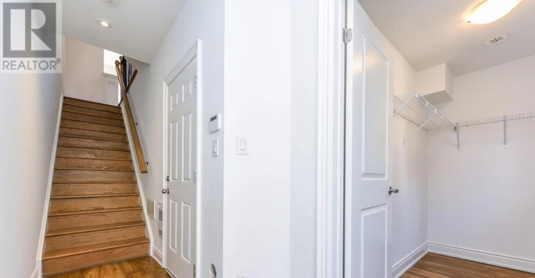 19 Salvador Allende Court, Toronto, ON, M6G 0A3 - 27