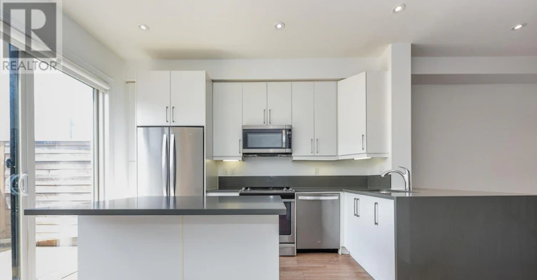 19 Salvador Allende Court, Toronto, ON, M6G 0A3 - 11