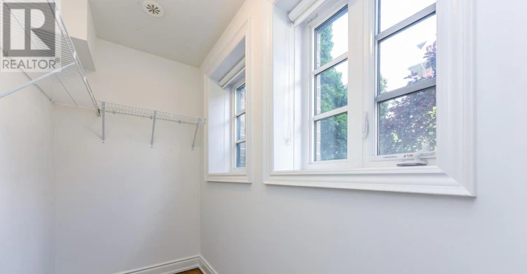 19 Salvador Allende Court, Toronto, ON, M6G 0A3 - 28