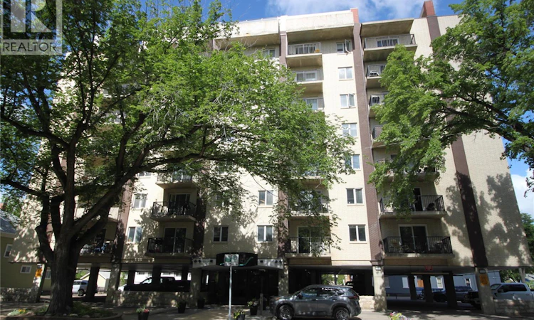 205-537 4th Avenue N