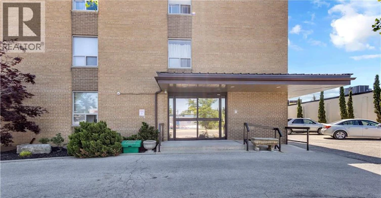 402-437 St. Paul Avenue, Brantford, ON, N3R 4N8 - 3
