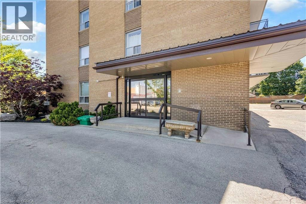 402-437 St. Paul Avenue, Brantford, ON, N3R 4N8 - 2