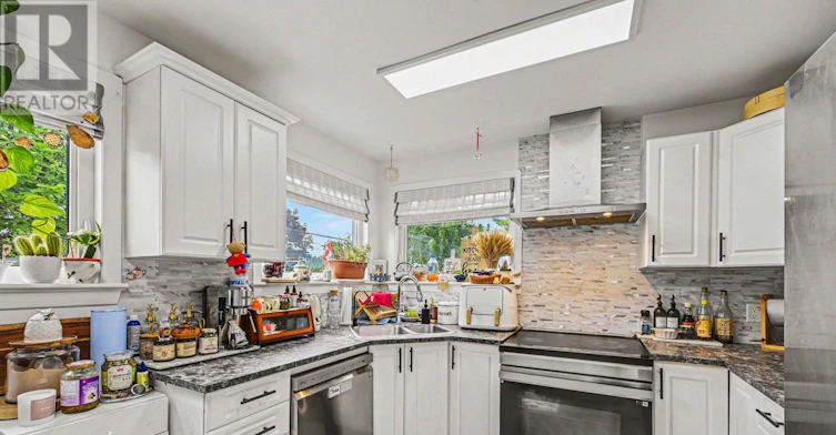 10 Cassidy Road, Ottawa, ON, K2H 6J8 - 11