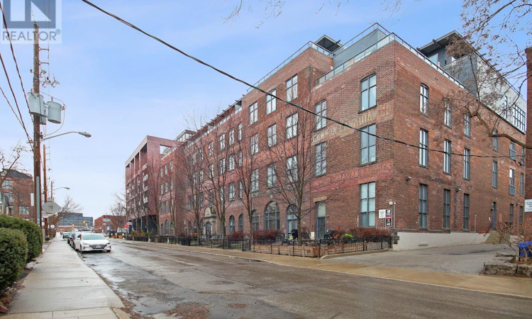 405-363 Sorauren Avenue