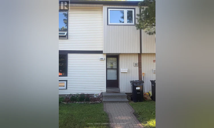 206 Varsity Place