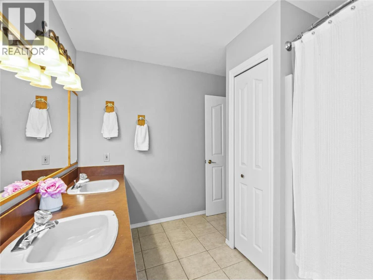104 Heather Place, Penticton, BC, V2A 8B3 - 32