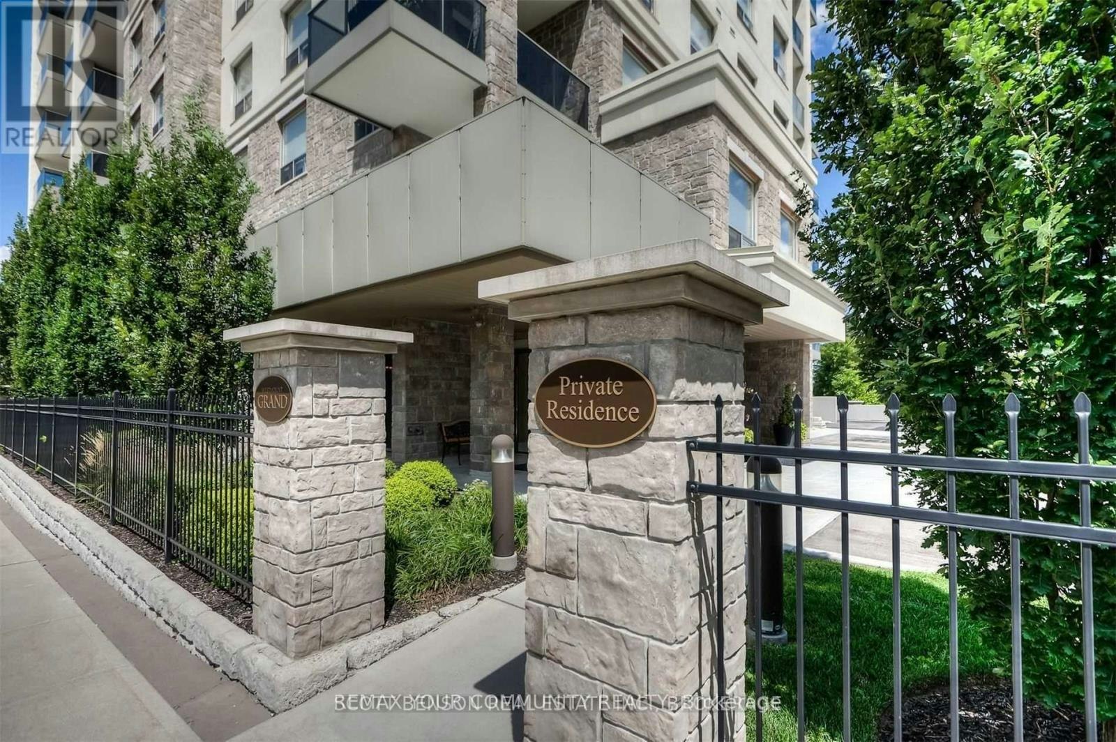 106-223 Erb Street W, Waterloo, ON, N2L 0B3