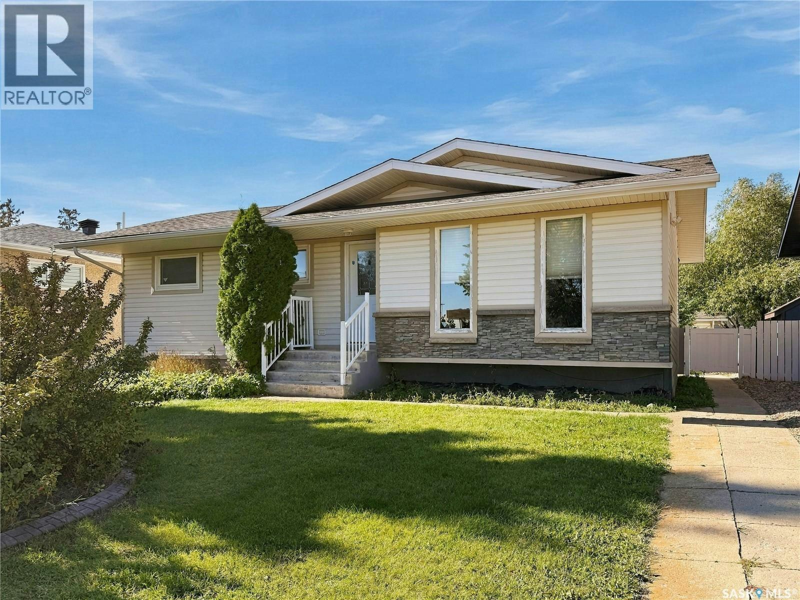 2011 102nd Street, North Battleford, SK, S9A 1H8