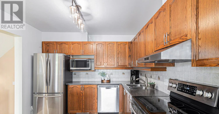 564 Renaissance Drive, Ottawa, ON, K4A 4E9 - 9