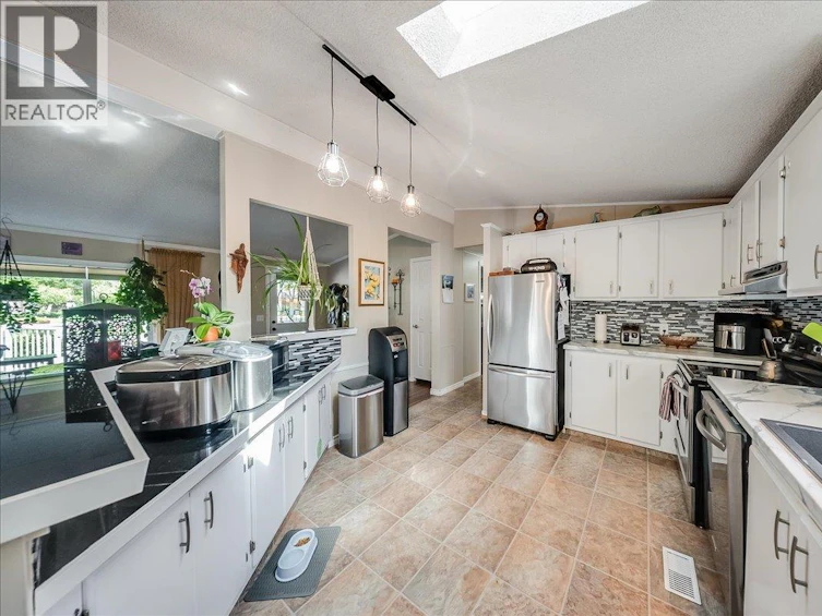 1026 Horcoff Road, Robson, BC, V1N 4V1 - 6