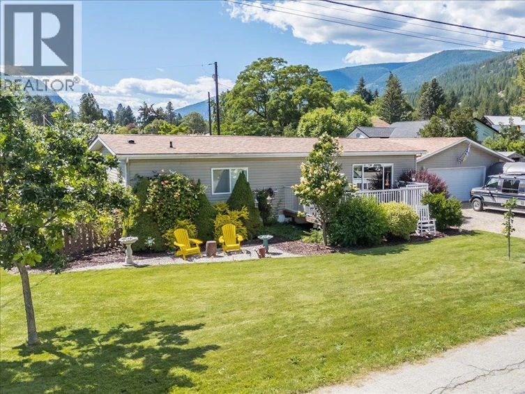 1026 Horcoff Road, Robson, BC, V1N 4V1 - 2