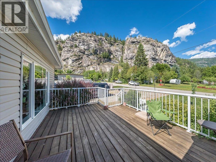 1026 Horcoff Road, Robson, BC, V1N 4V1 - 34