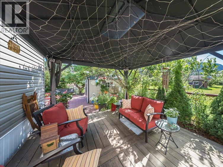 1026 Horcoff Road, Robson, BC, V1N 4V1 - 44