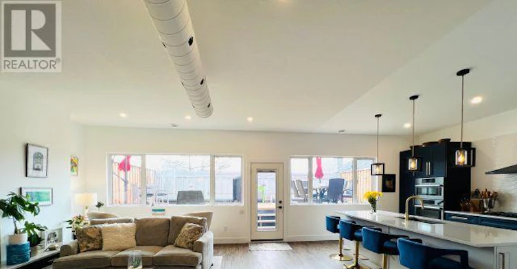 UPPER-218 Joseph Street, Port Stanley, ON, N5L 1C4