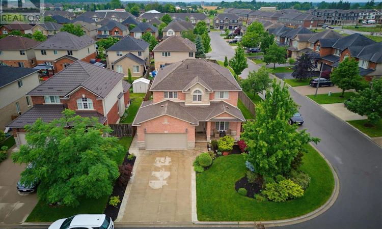 73 Degrow Crescent