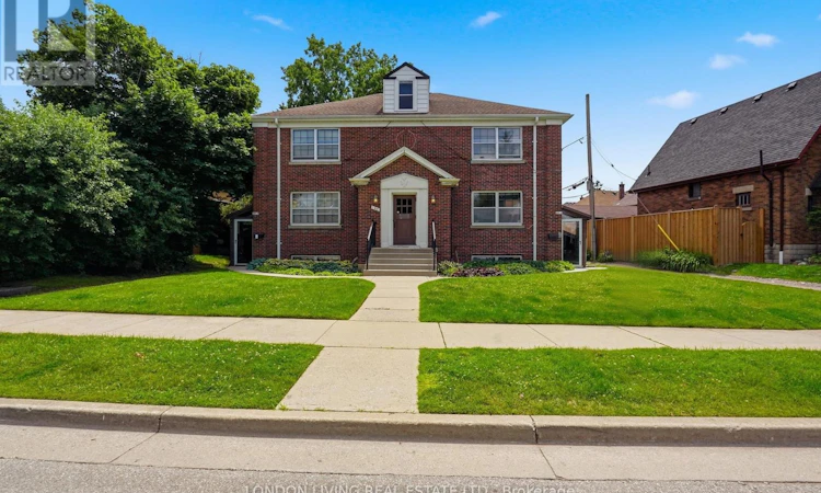 107 Windsor Crescent