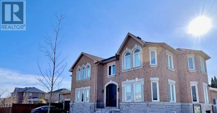 MAIN-61 Rocksprings Avenue, Richmond Hill, ON, L4S 1P8 - 2
