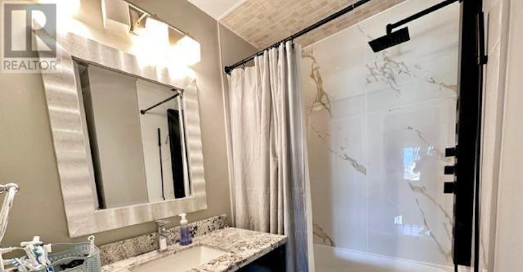 MAIN-61 Rocksprings Avenue, Richmond Hill, ON, L4S 1P8 - 4