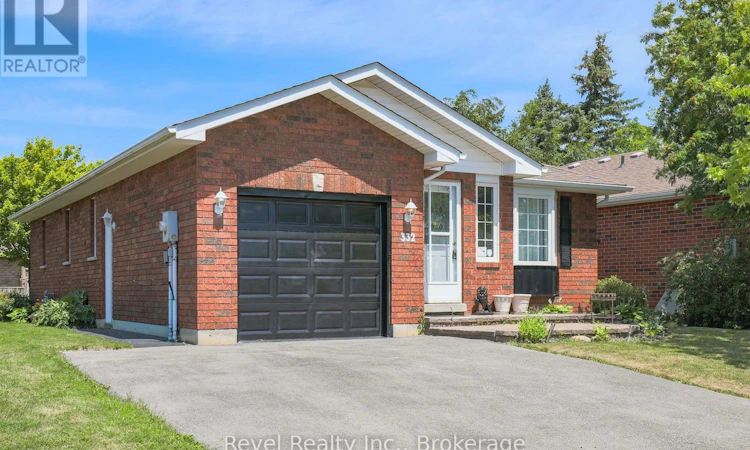 332 Mary Street W