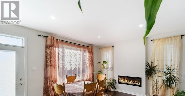 503 Ponthieu Circle, Ottawa, ON, K1W 1E6 - 9