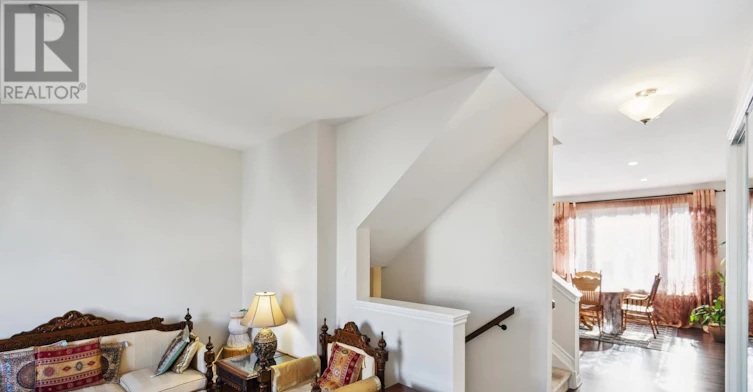 503 Ponthieu Circle, Ottawa, ON, K1W 1E6 - 4