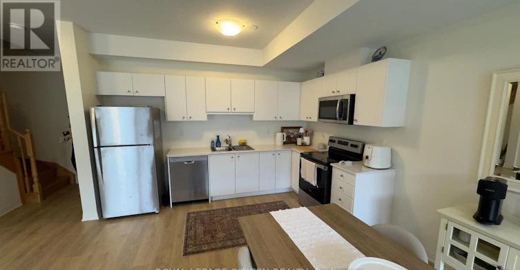 28 Emmas Way W, Whitby, ON, L1R 0S7 - 12