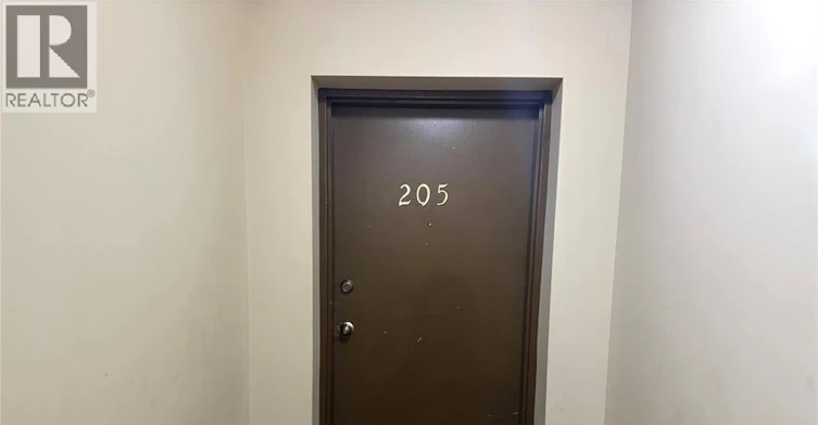 205-2035 University Avenue West, Windsor, ON, N9B 1E1 - 3