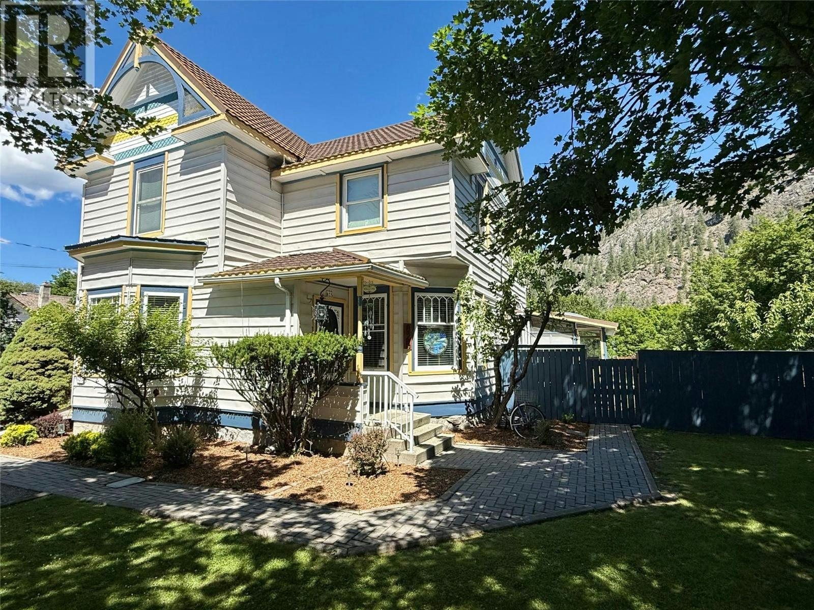 825 Central Avenue, Grand Forks, BC, V0H 1H0