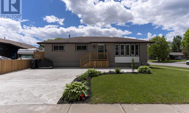 103 Welland Street
