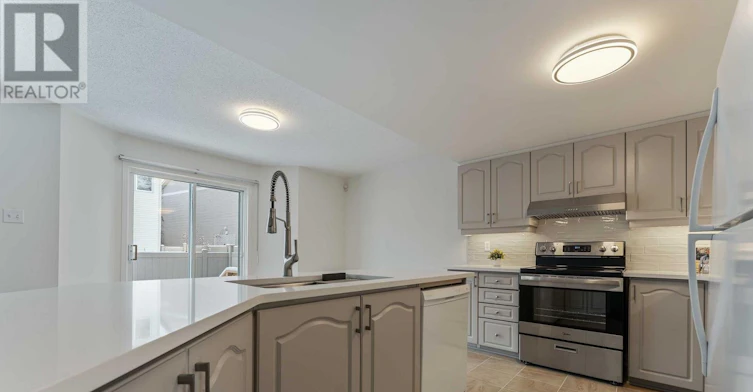 104 B Craig Henry Drive, Ottawa, ON, K2G 6L8 - 11