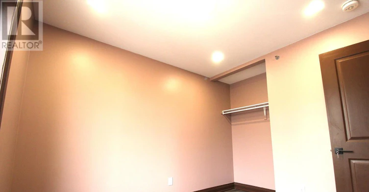 108 Chatham Avenue, Toronto, ON, M4J 1K7 - 7