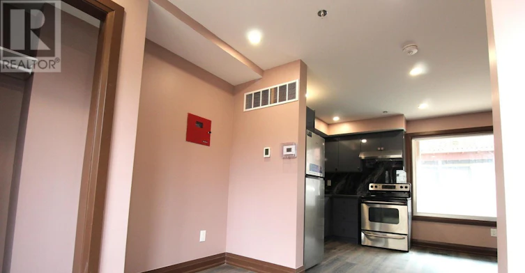 108 Chatham Avenue, Toronto, ON, M4J 1K7