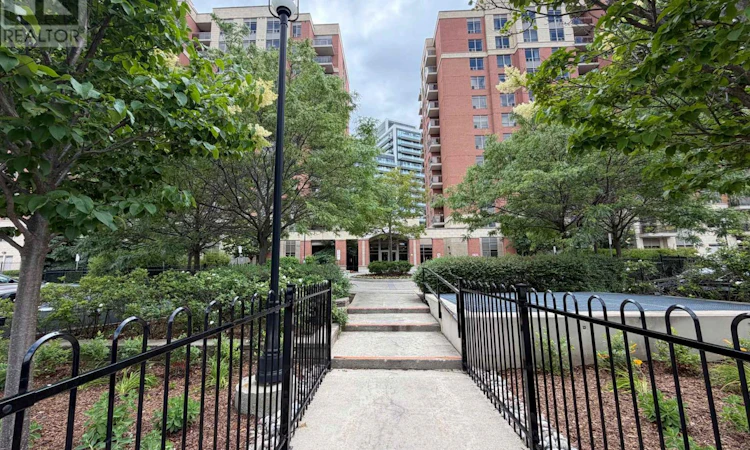 PH13-75 King William Crescent