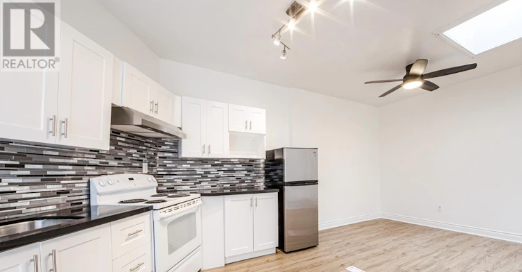 UPPER-2045 Davenport Road, Toronto, ON, M6N 1C5 - 18